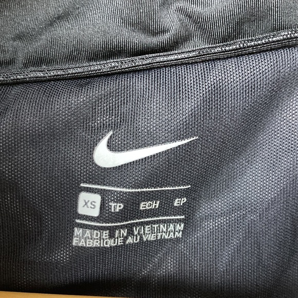 Nike Shield Hooded Windbreaker Jacket Size XS - Picture 8 of 13